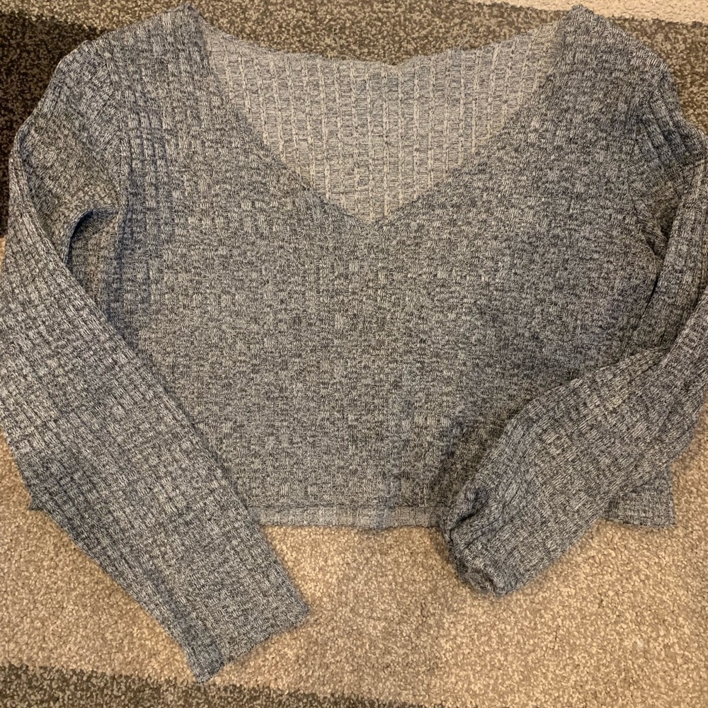 cute cropped sweater , gray , im good condition , medium